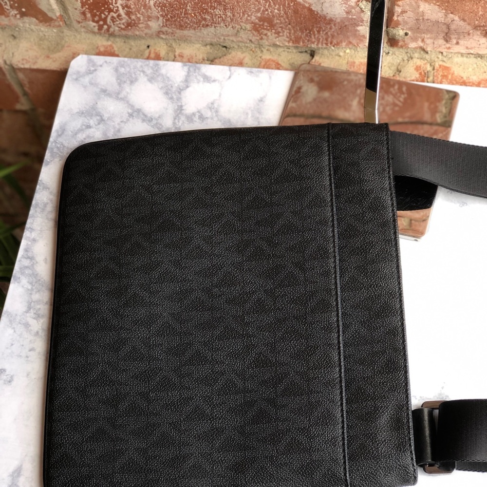 Michael Kors Black Men’s Messenger Bag - Picture 3 of 8